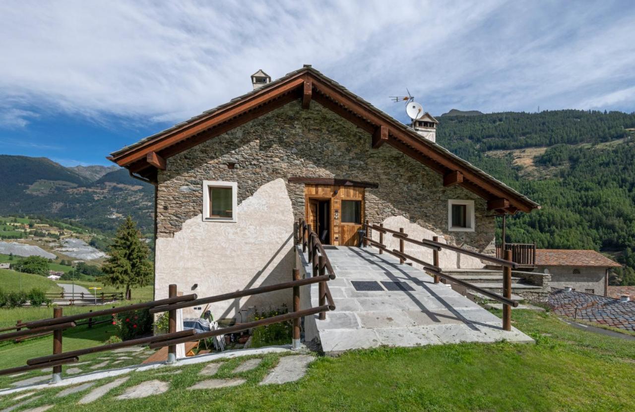 Maison Marcoz - Appartamenti Vacanze Этрубль Экстерьер фото