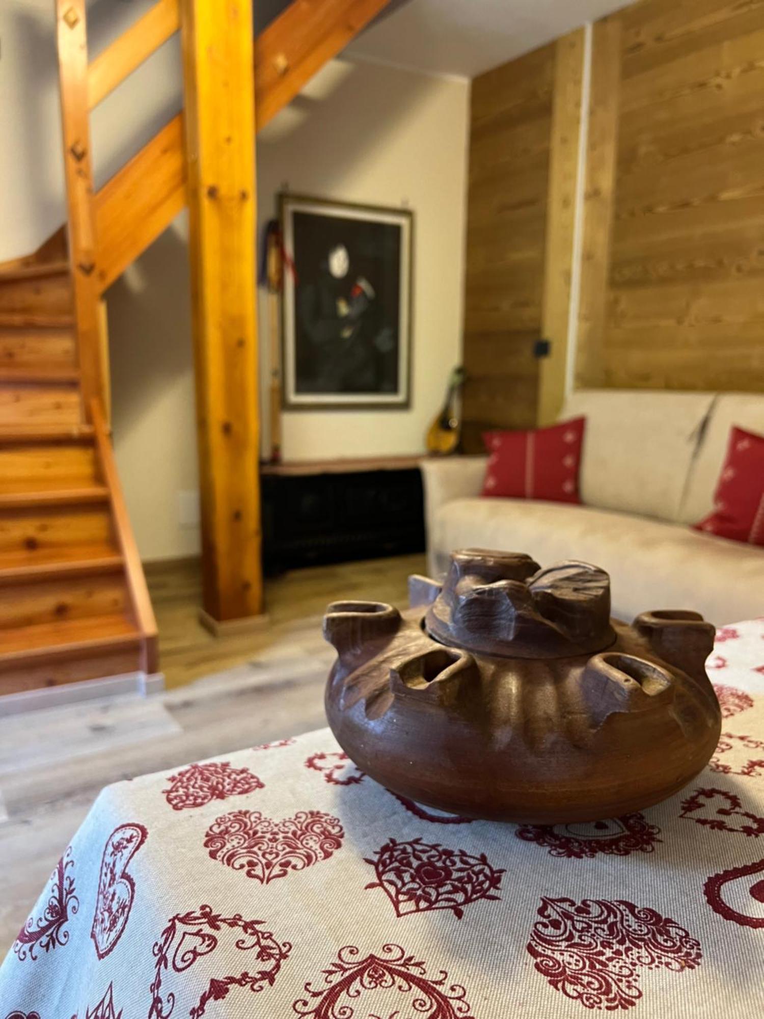 Maison Marcoz - Appartamenti Vacanze Этрубль Экстерьер фото